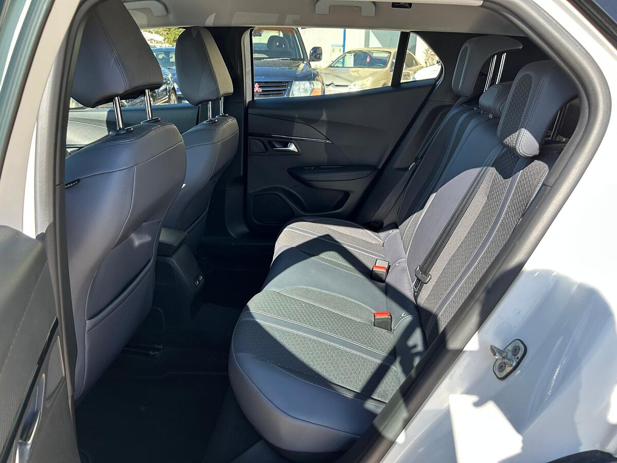 PEUGEOT 2008 ALLURE 1.2 E-THP AUTO SPANISH LHD IN SPAIN 39000 MILES SUPERB 2020